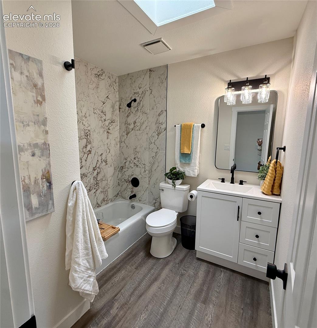 Main Bathroom. newly renovated