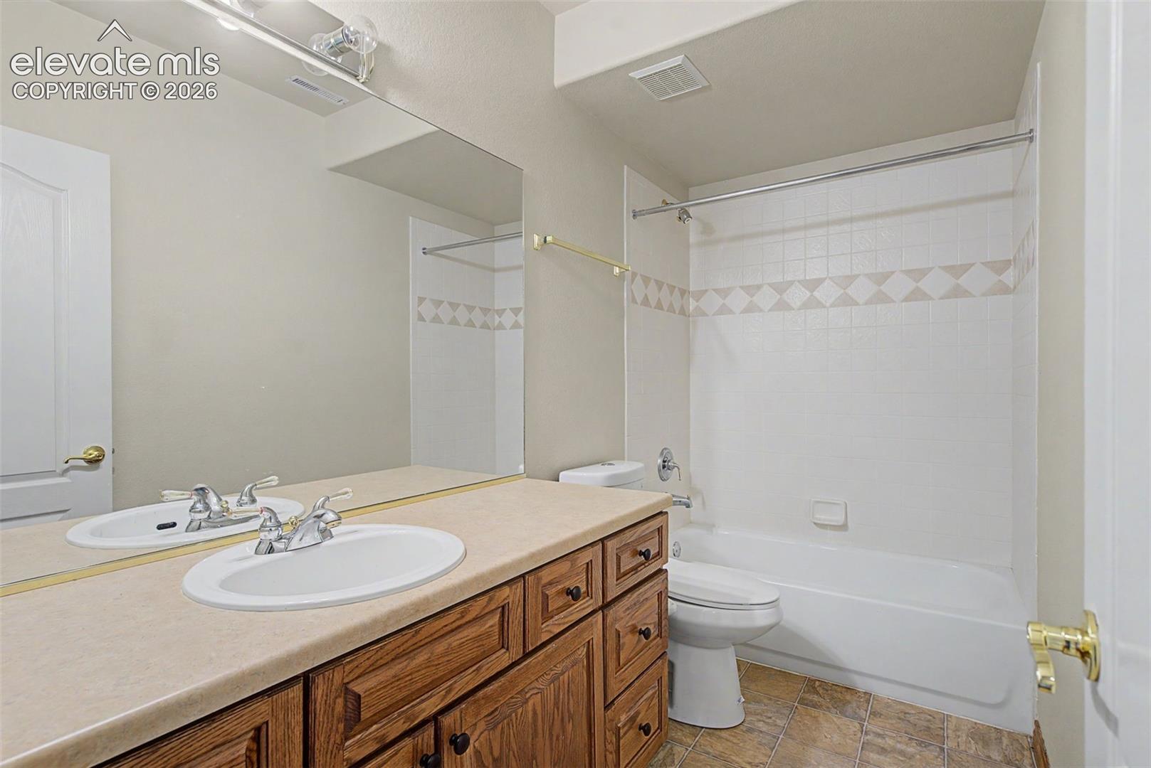 Basement full-bath