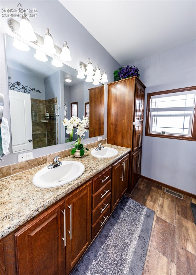 2nd bathroom
