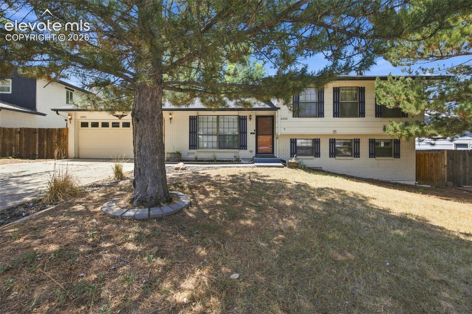 2555 Roundtop Dr, Colorado Springs, CO 80918