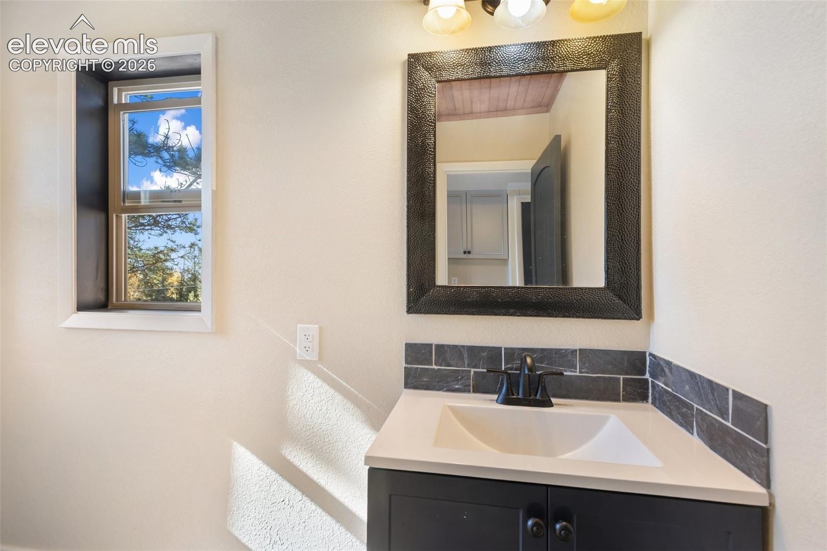 1/2 bath