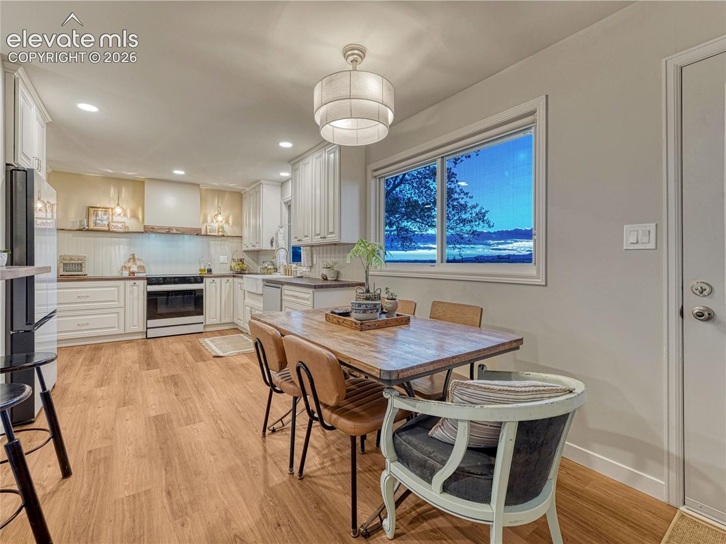 Breakfast bar and dining area.