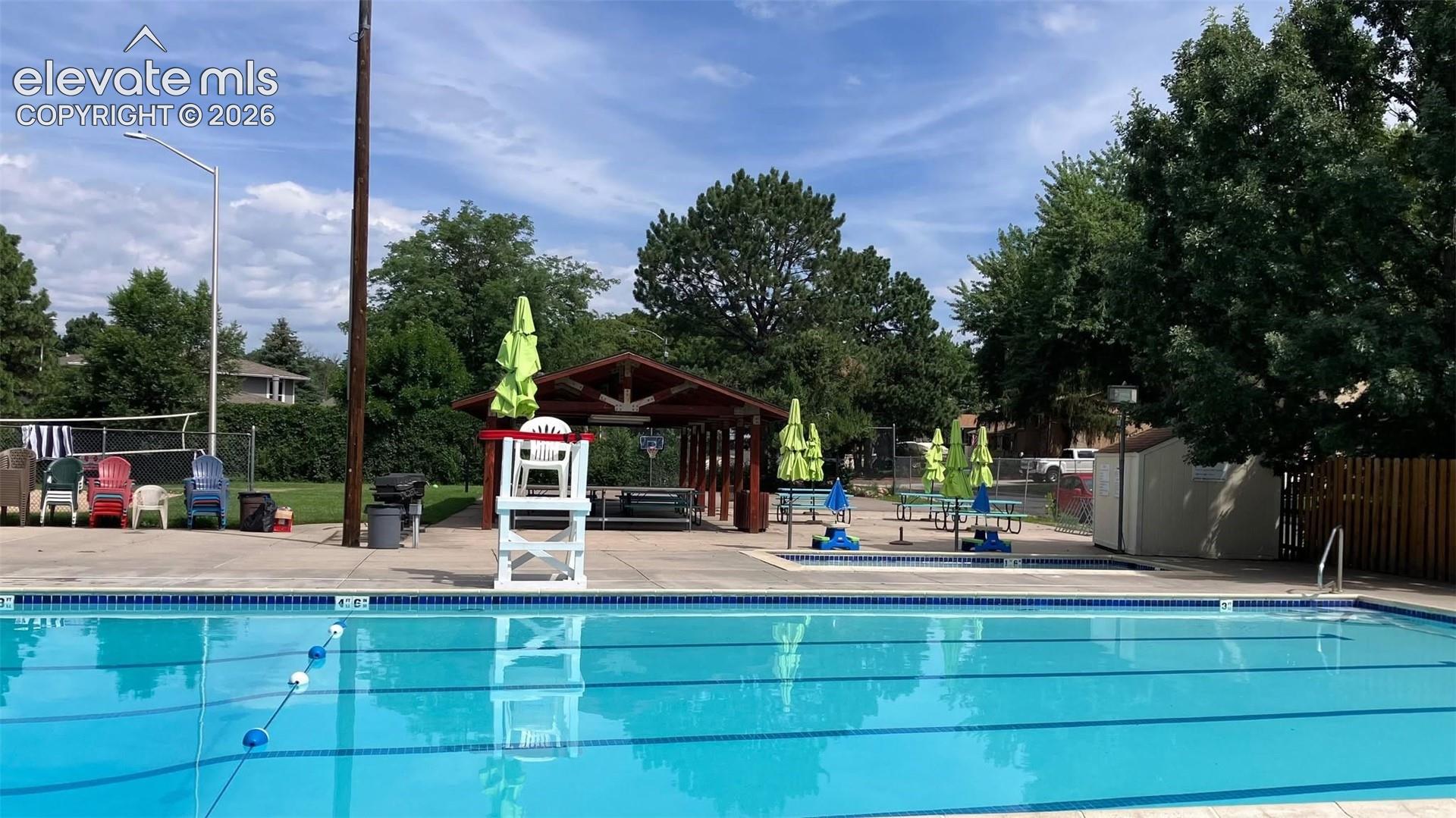 Walking distance to neighborhood pool and rec area! 