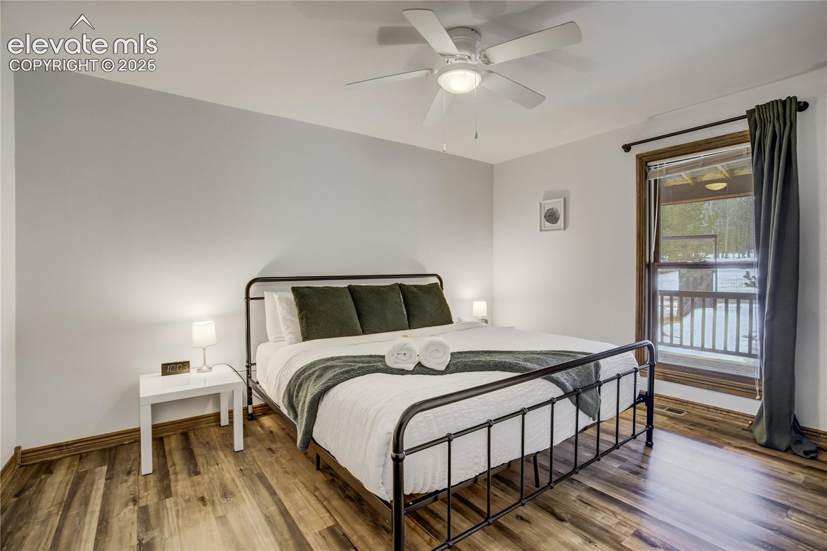 Main house - 2nd bedroom