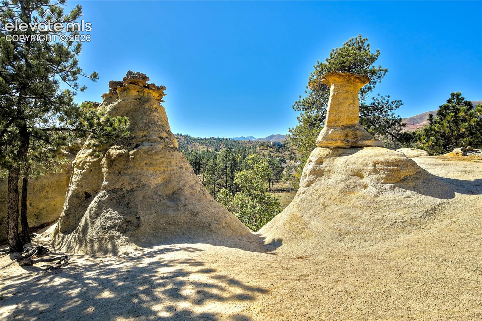 Discover the sculpted rock formations + rugged beauty that make Northwest Colorado Springs such a distinctive neighborhood amenity.