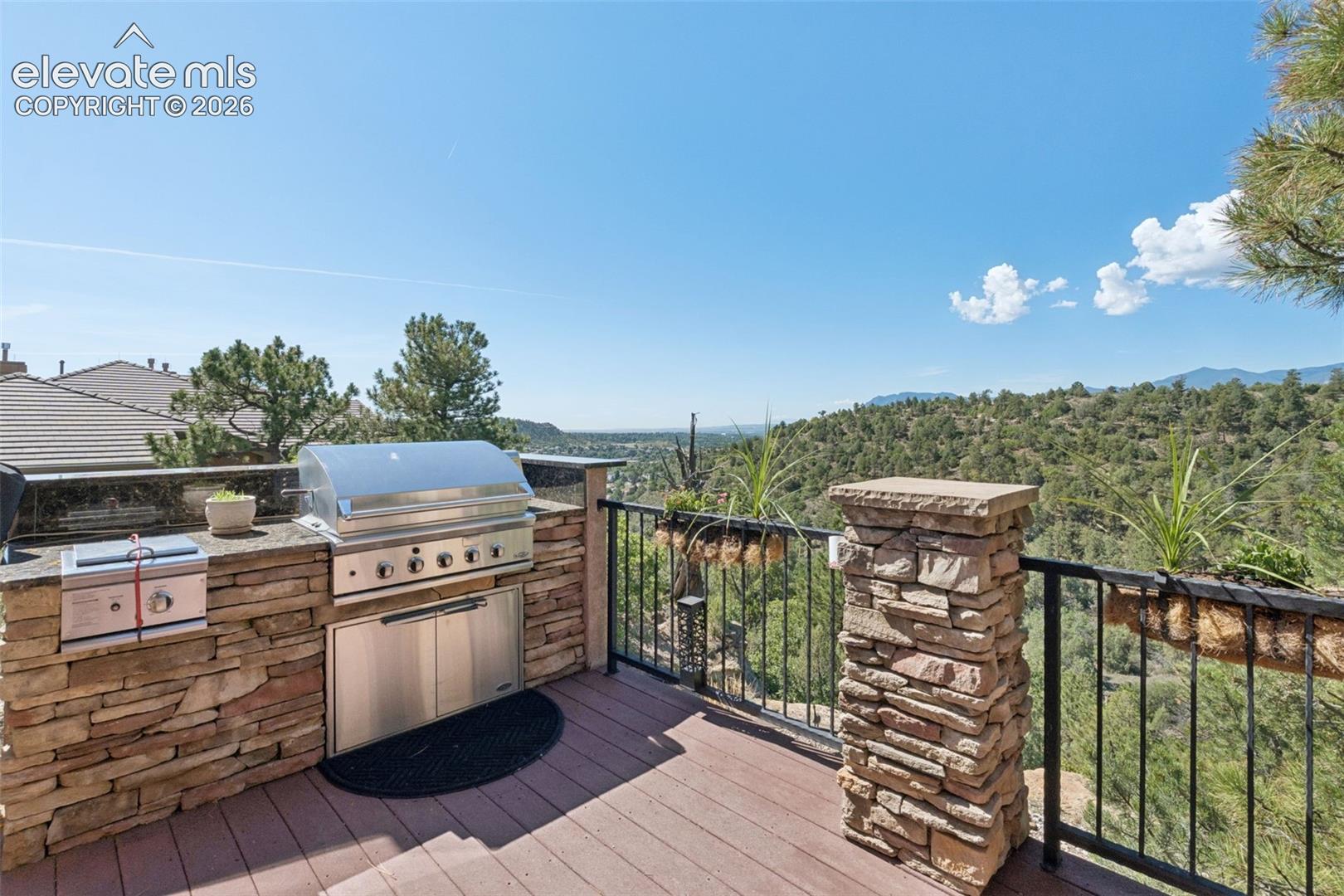 Out door kitchen
