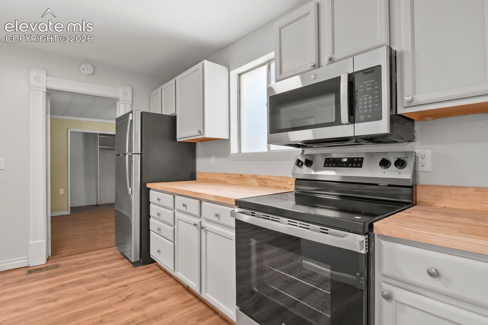 Photo 8 of 712 N Walnut Street, Colorado Springs