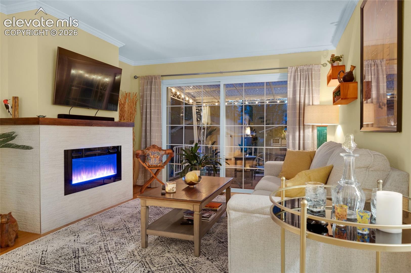 8ft sliding door for views and indoor/outdoor entertaining 