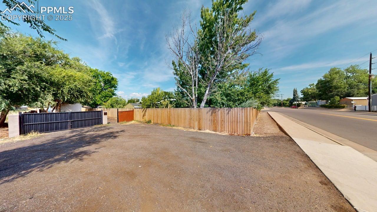 1575 N Sable Blvd, Aurora, CO 80011