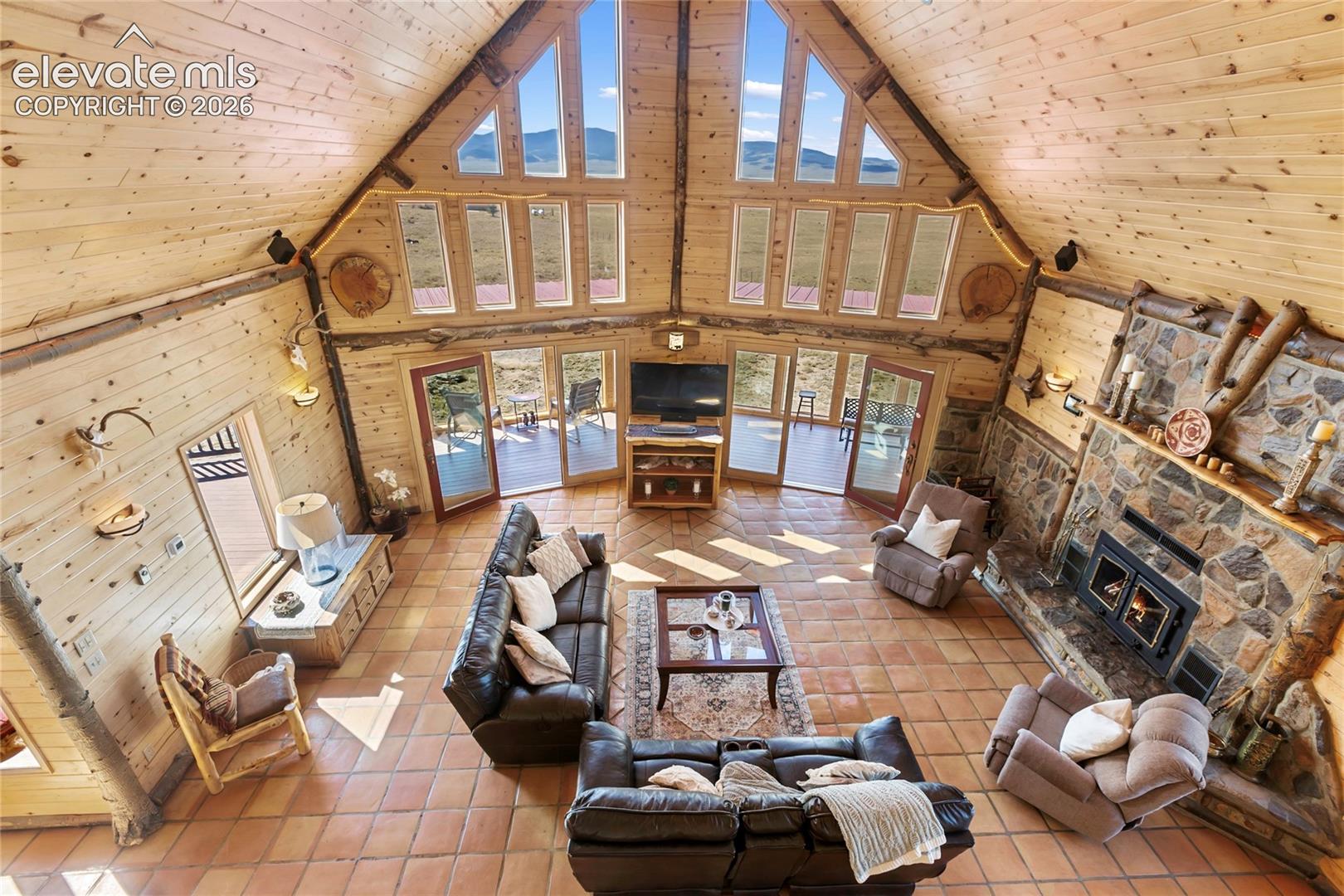 28 foot ceiling