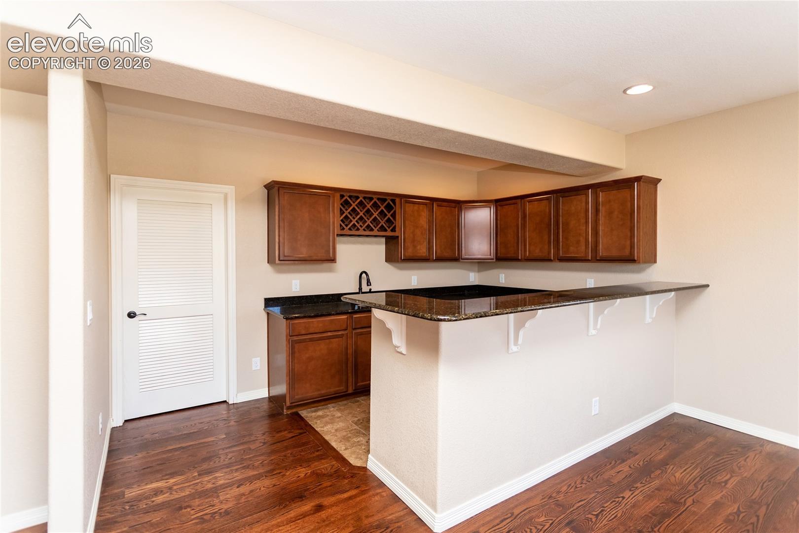 Wet Bar Basement