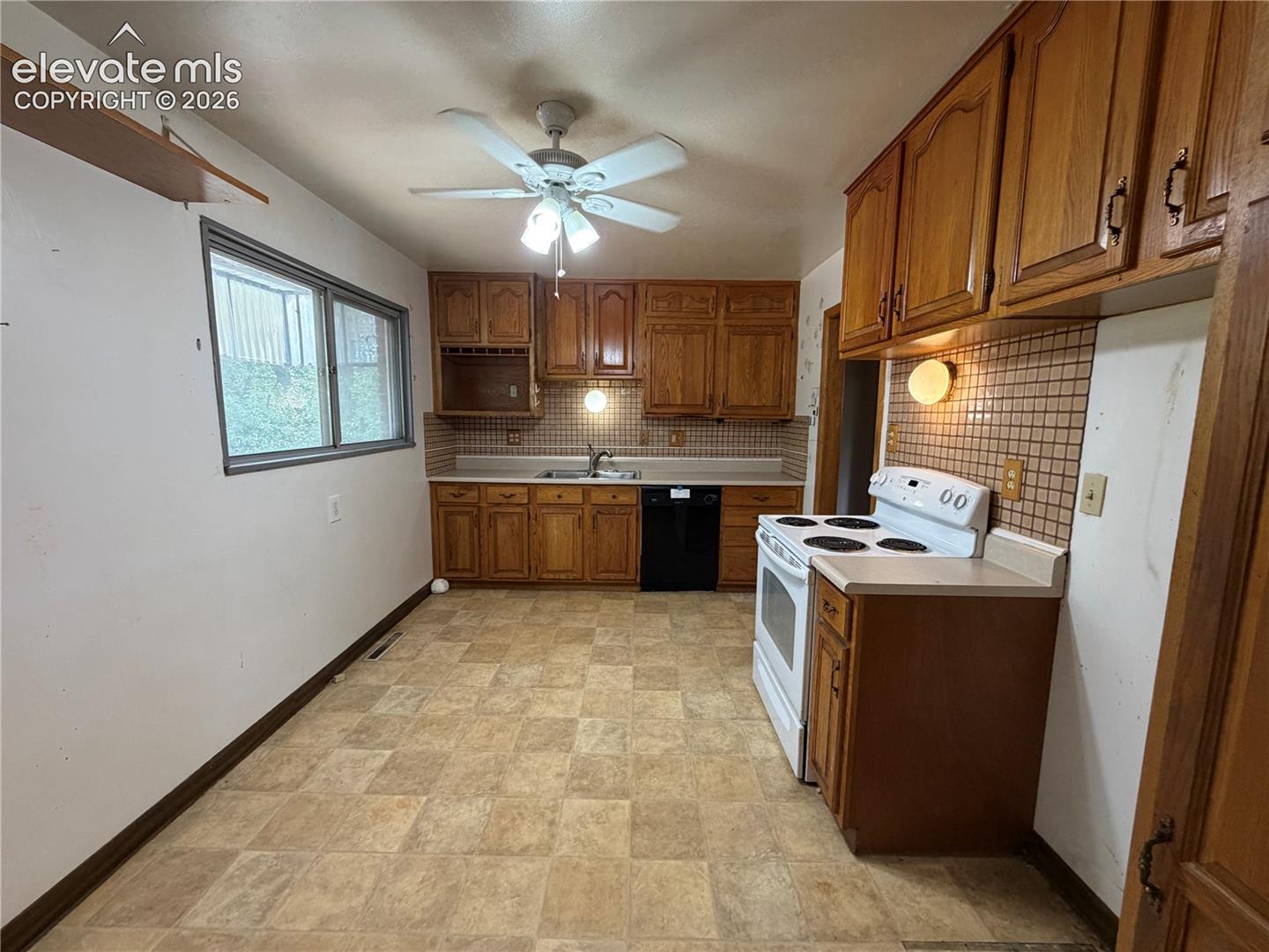 Photo 7 of 2239 Drakestone Drive, Colorado Springs