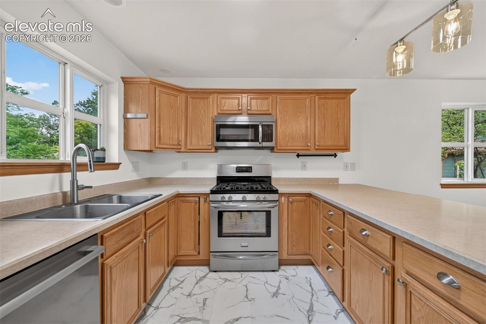 1359 Lindenwood Grv, Colorado Springs, CO 80907