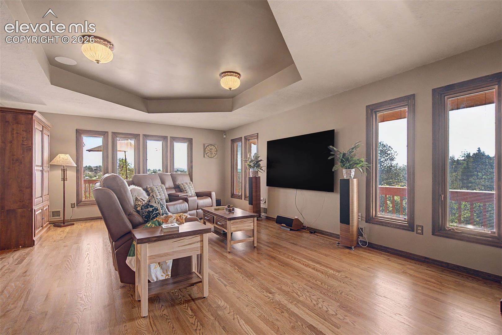 Note the coffered ceilings!