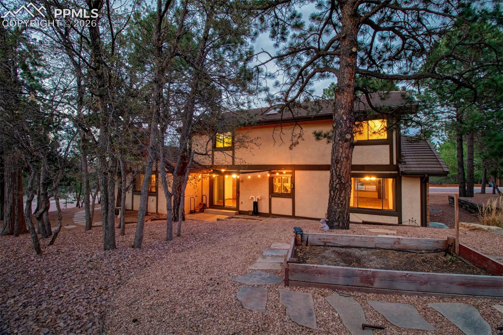 1055 Point Of The Pines Dr, Colorado Springs, CO 80919