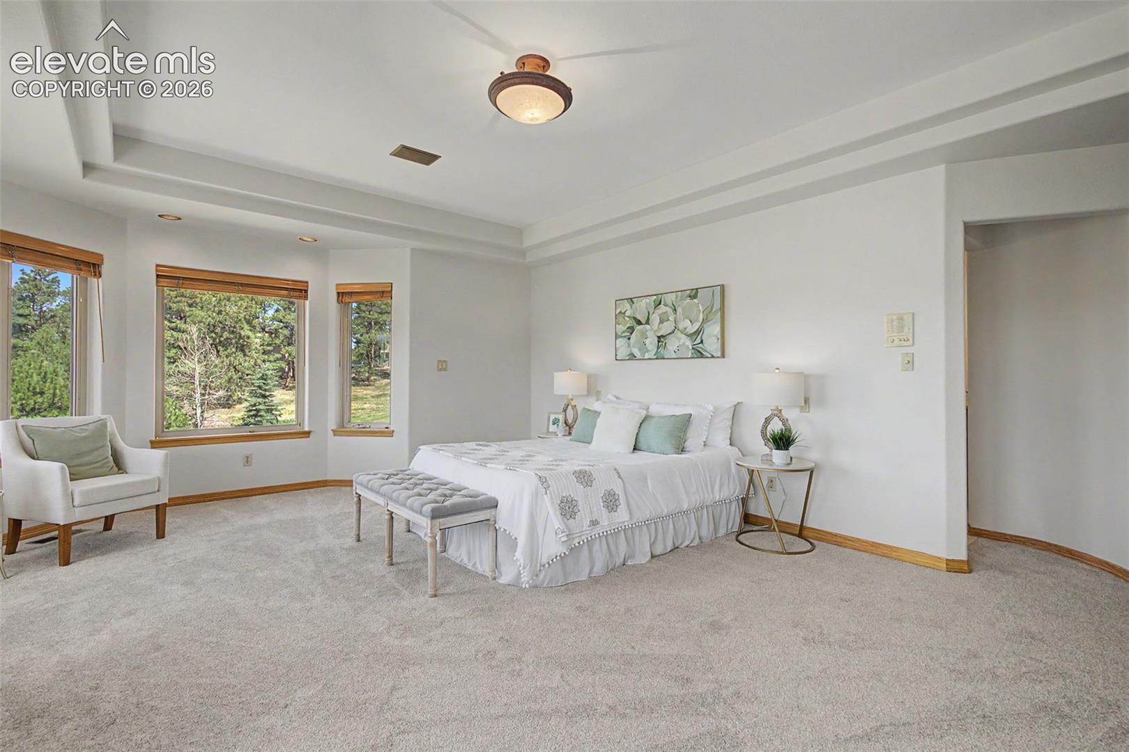 Tray ceiling with recessed lighting