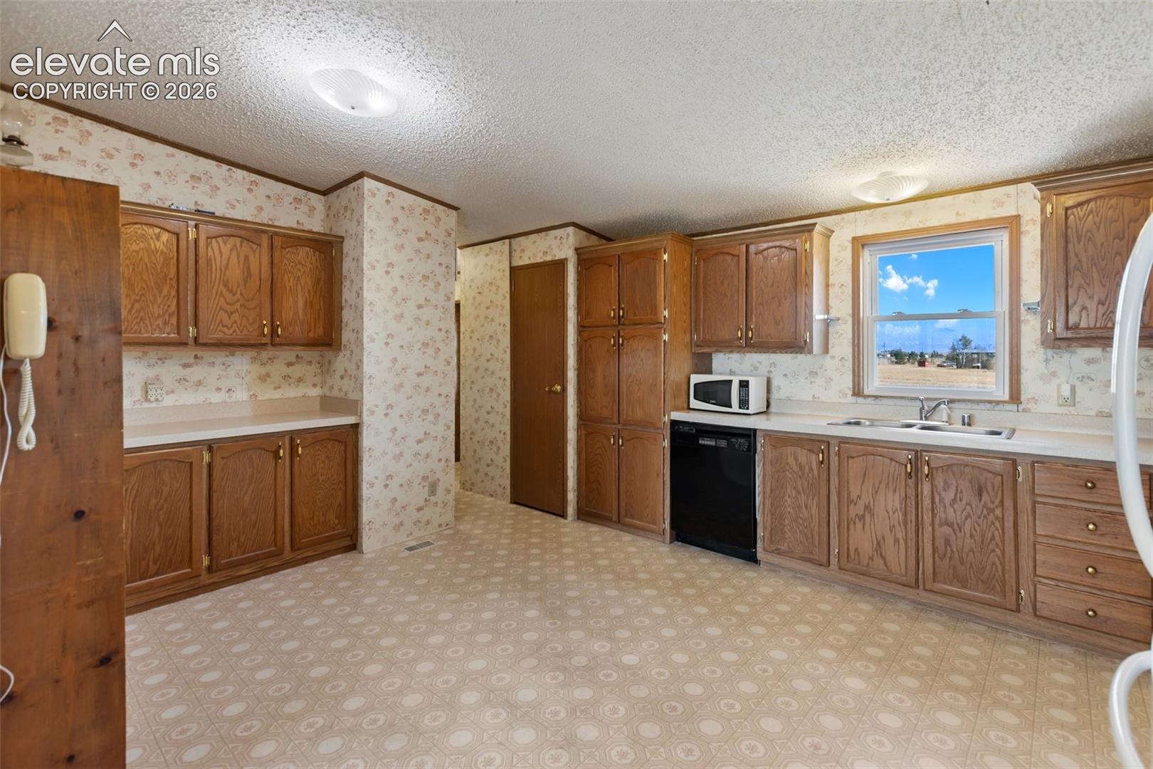 Photo 11 of 11750 Tracy Lane, Peyton