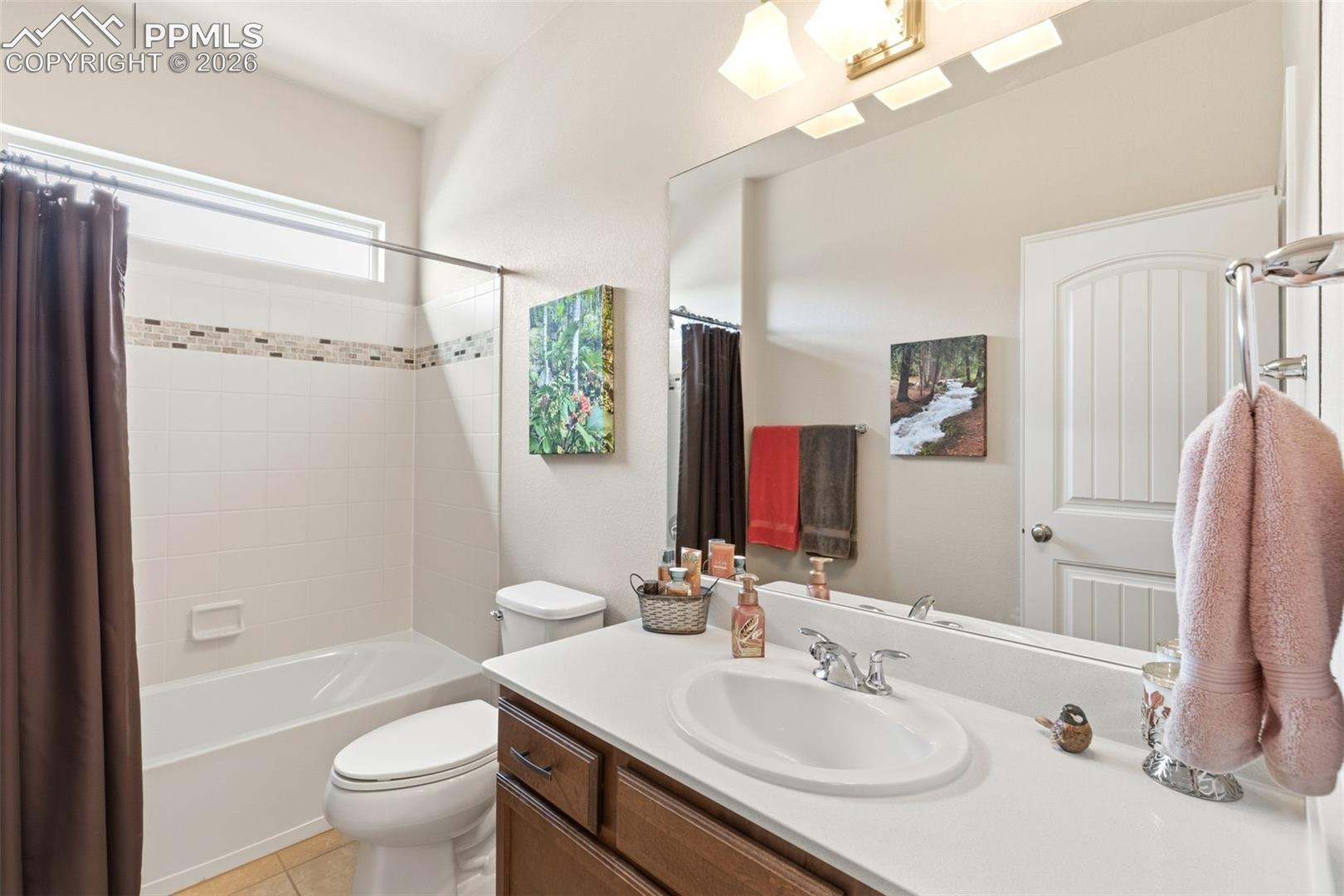 Full bathroom on main