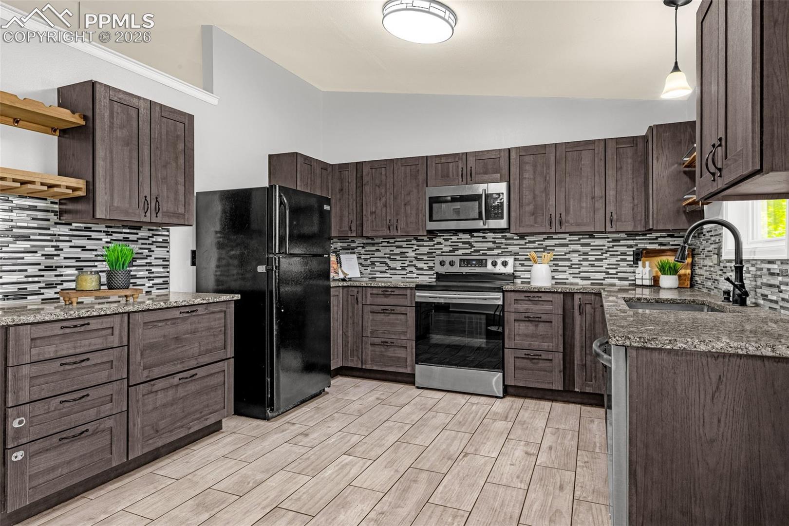 Photo 12 of 1565 Piros Drive, Colorado Springs