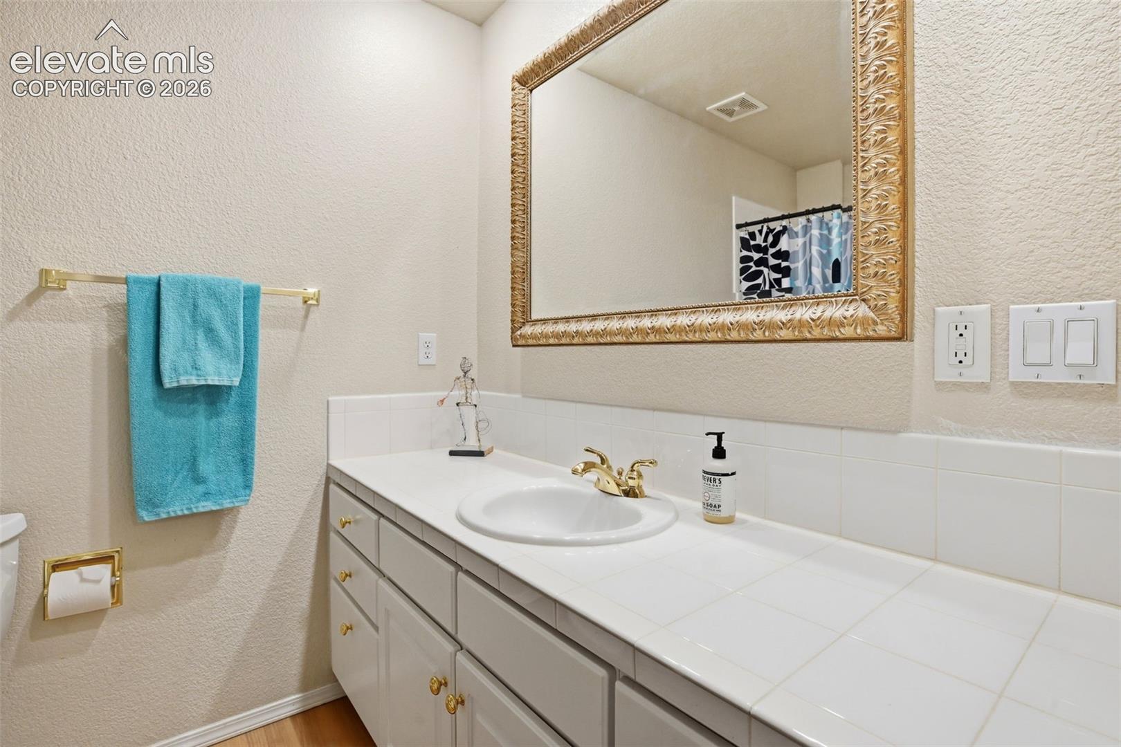 Upstairs ensuite full bath addition