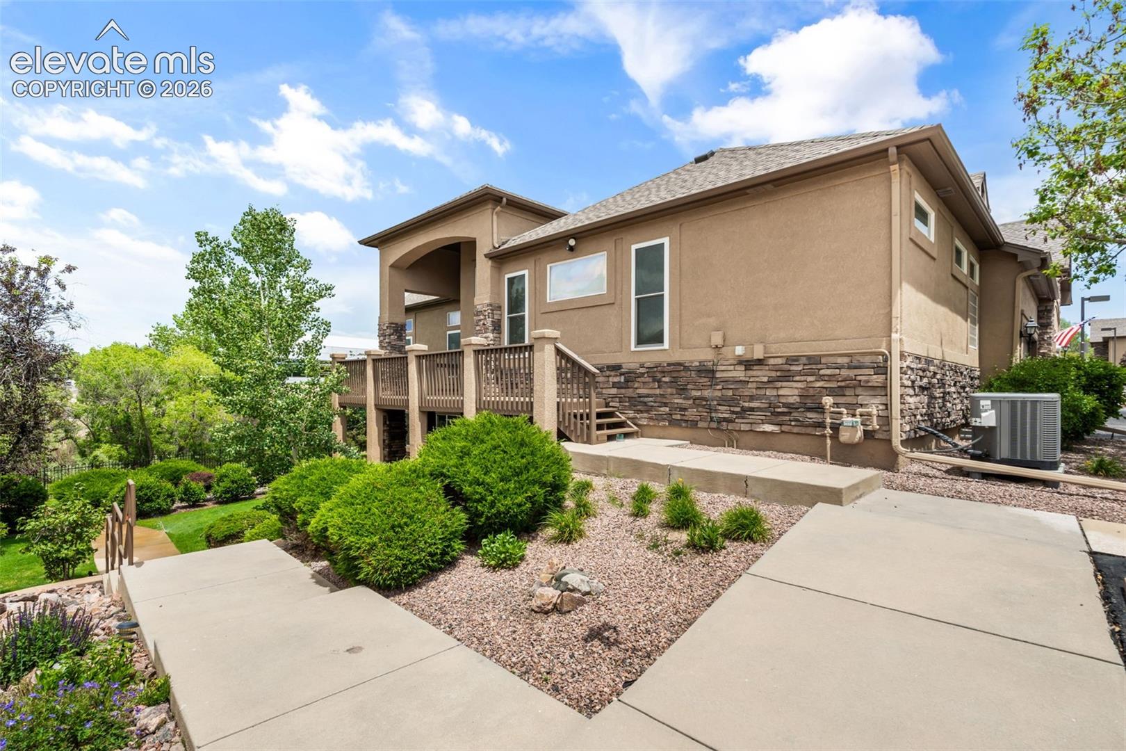 Photo 41 of 1992 London Carriage Grove, Colorado Springs