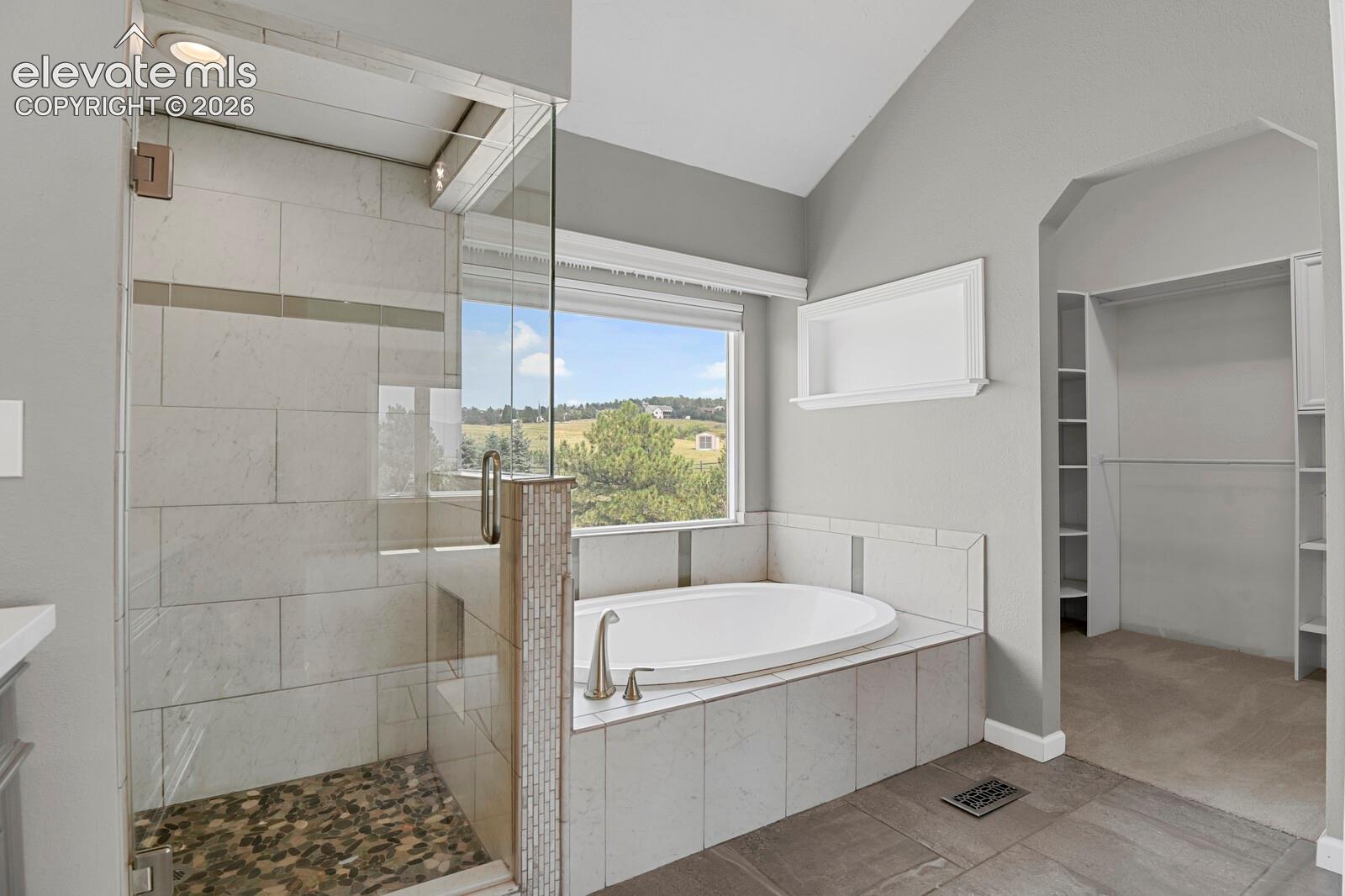 Large soaking tub & walk-in closet