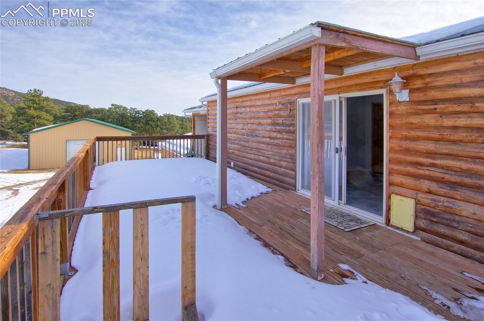 Walk out from kitchen to rear deck