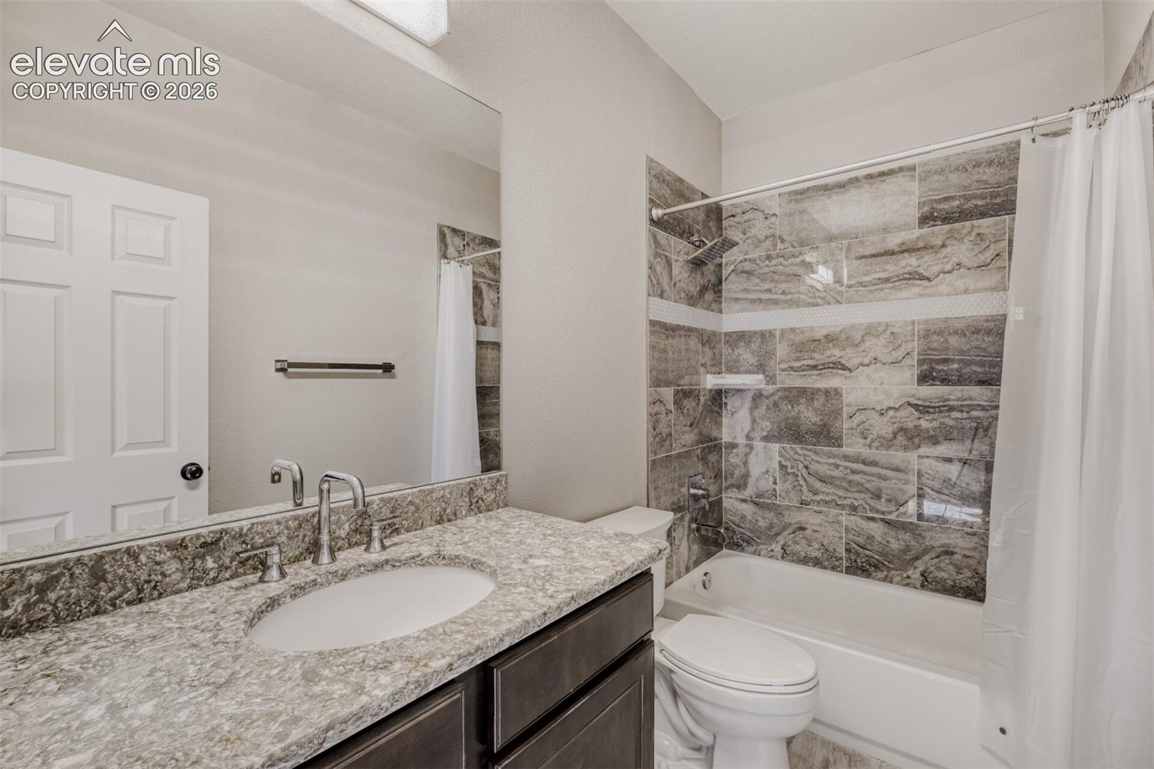 Full bath secondary bathroom