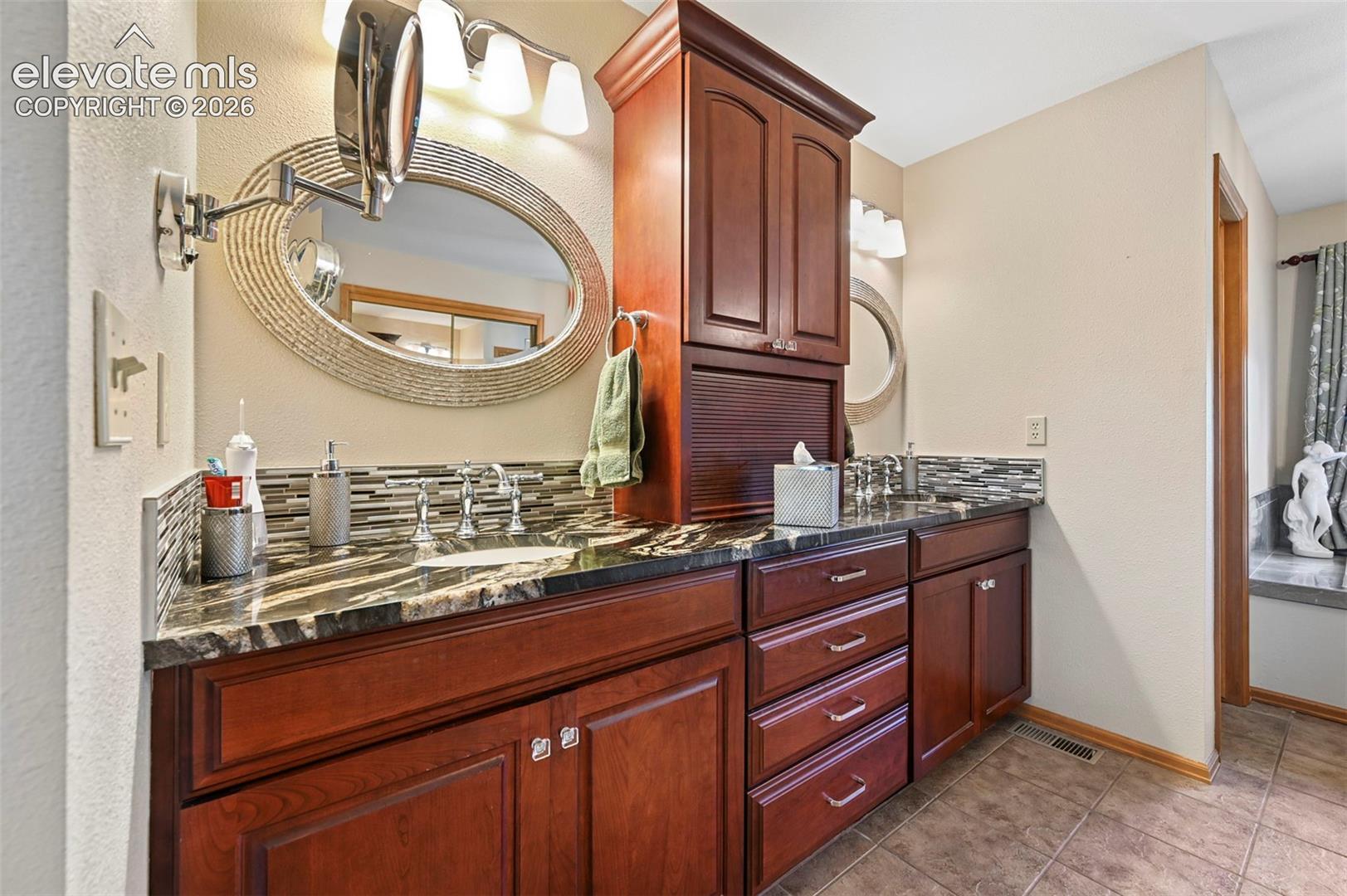 Photo 22 of 2527 Craycroft Drive, Colorado Springs