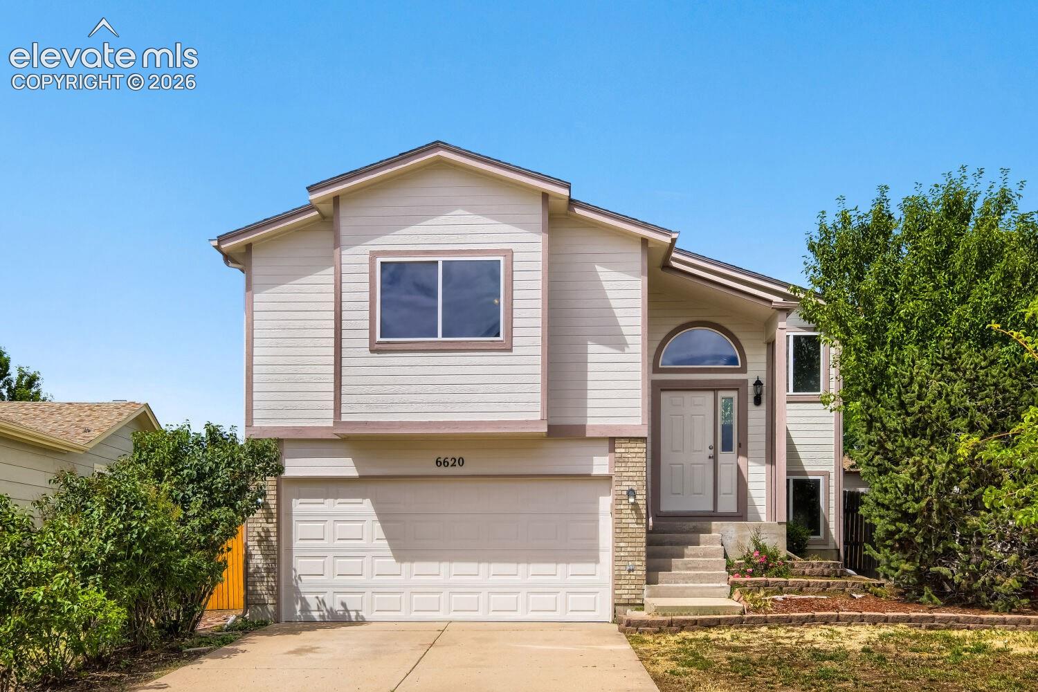 6620 Oakwood Blvd, Colorado Springs, CO 80923