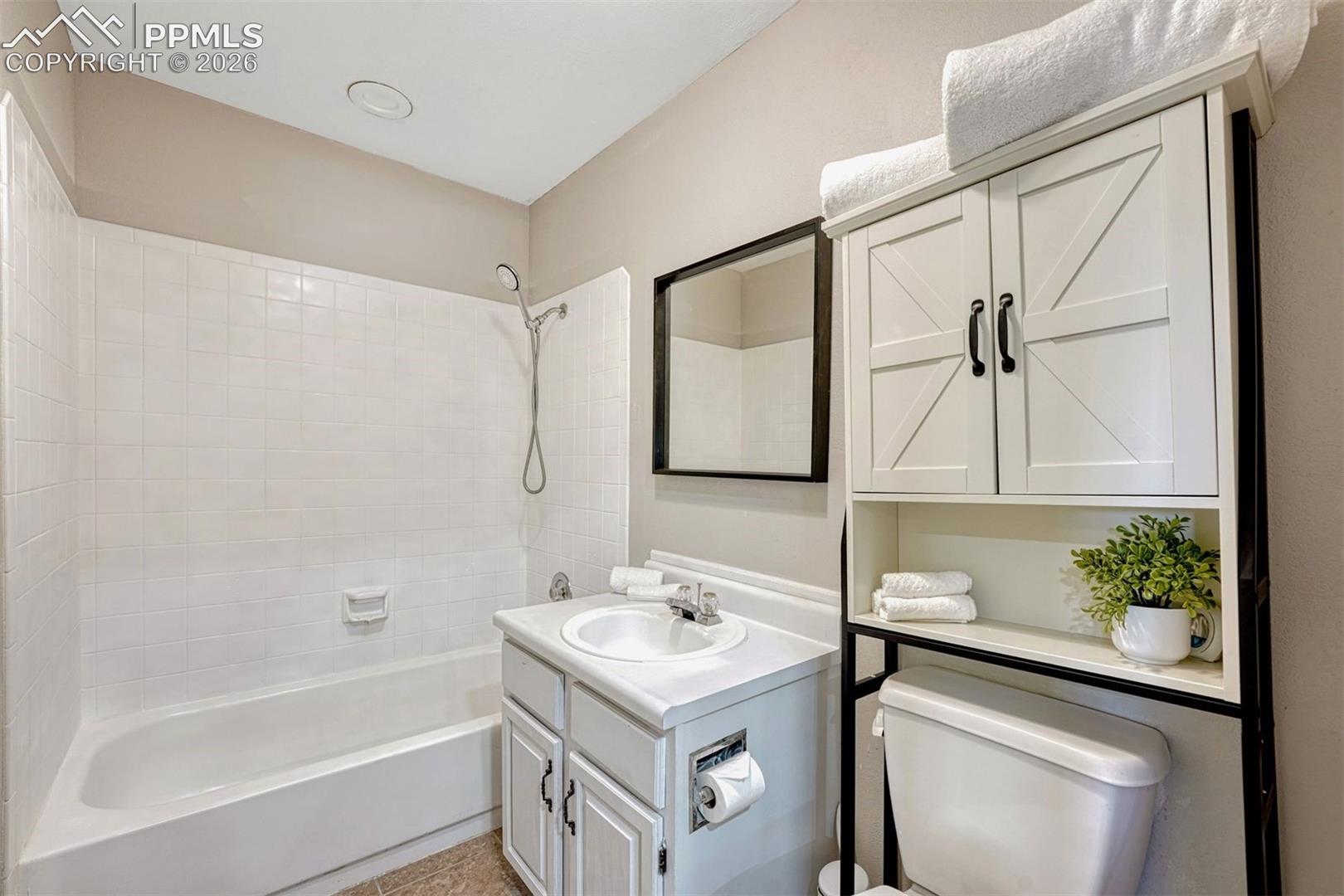 Photo 5 of 929 S Arcadia Street, Colorado Springs