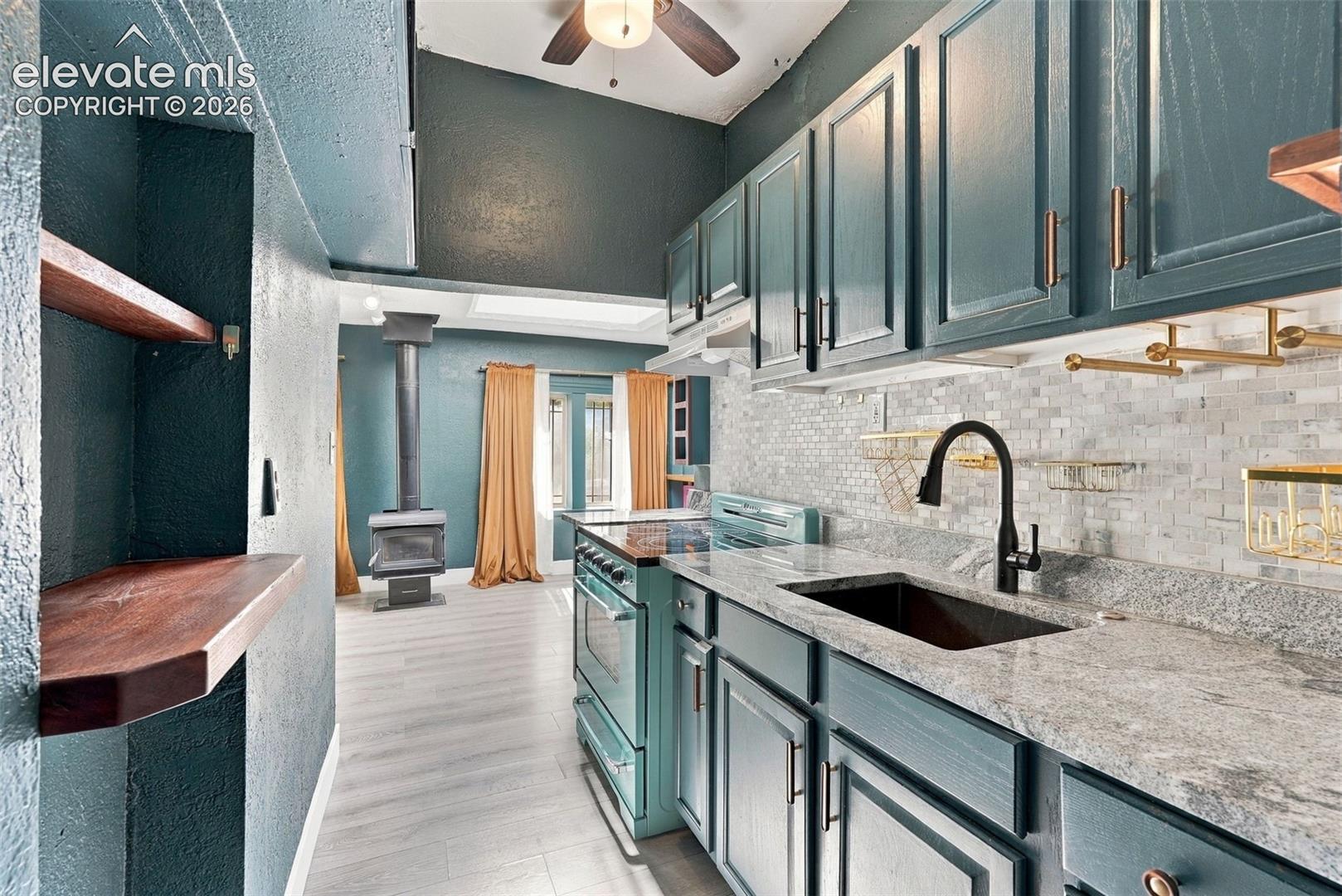 Coffee nook, Sink with Bottle Washer Faucet Setting
