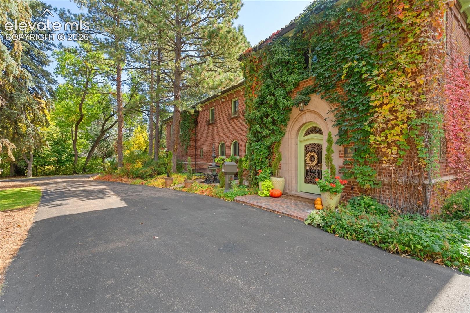 15 Elm Ave, Colorado Springs, CO 80906