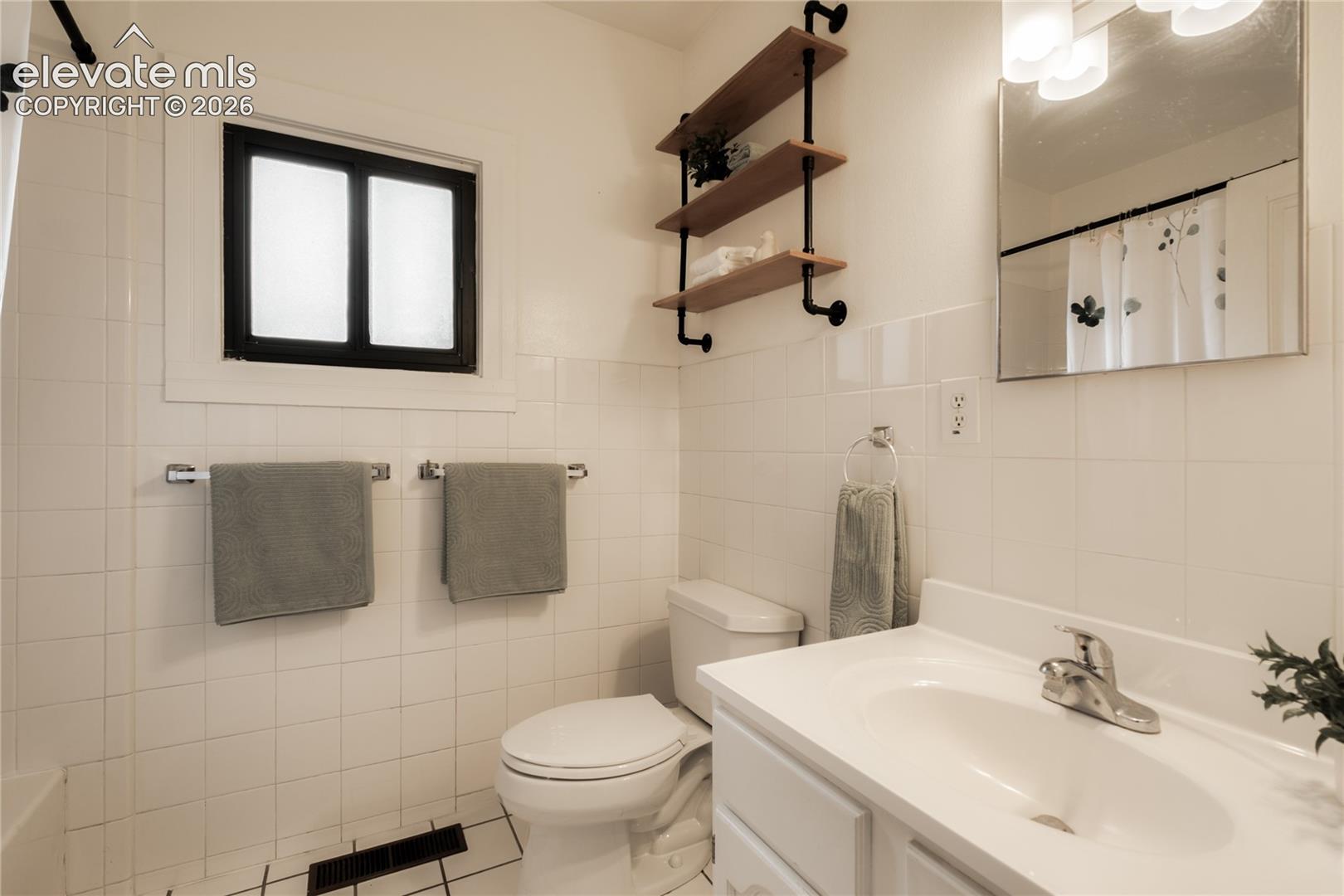 Full bathroom!