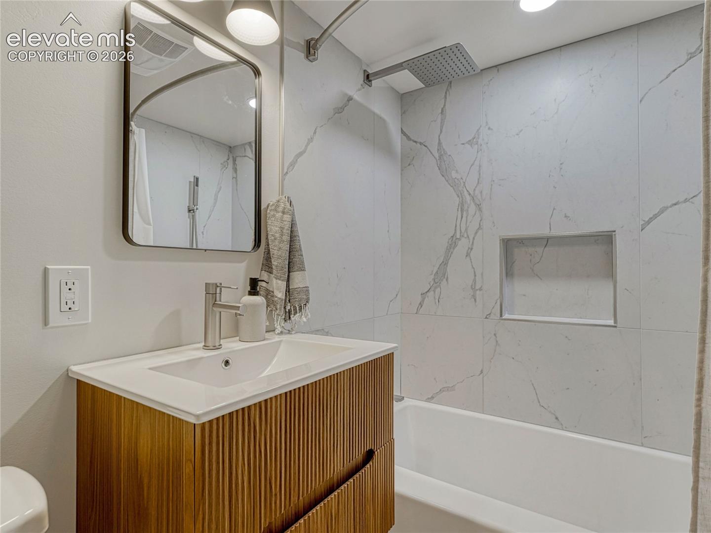 Basement full bath.