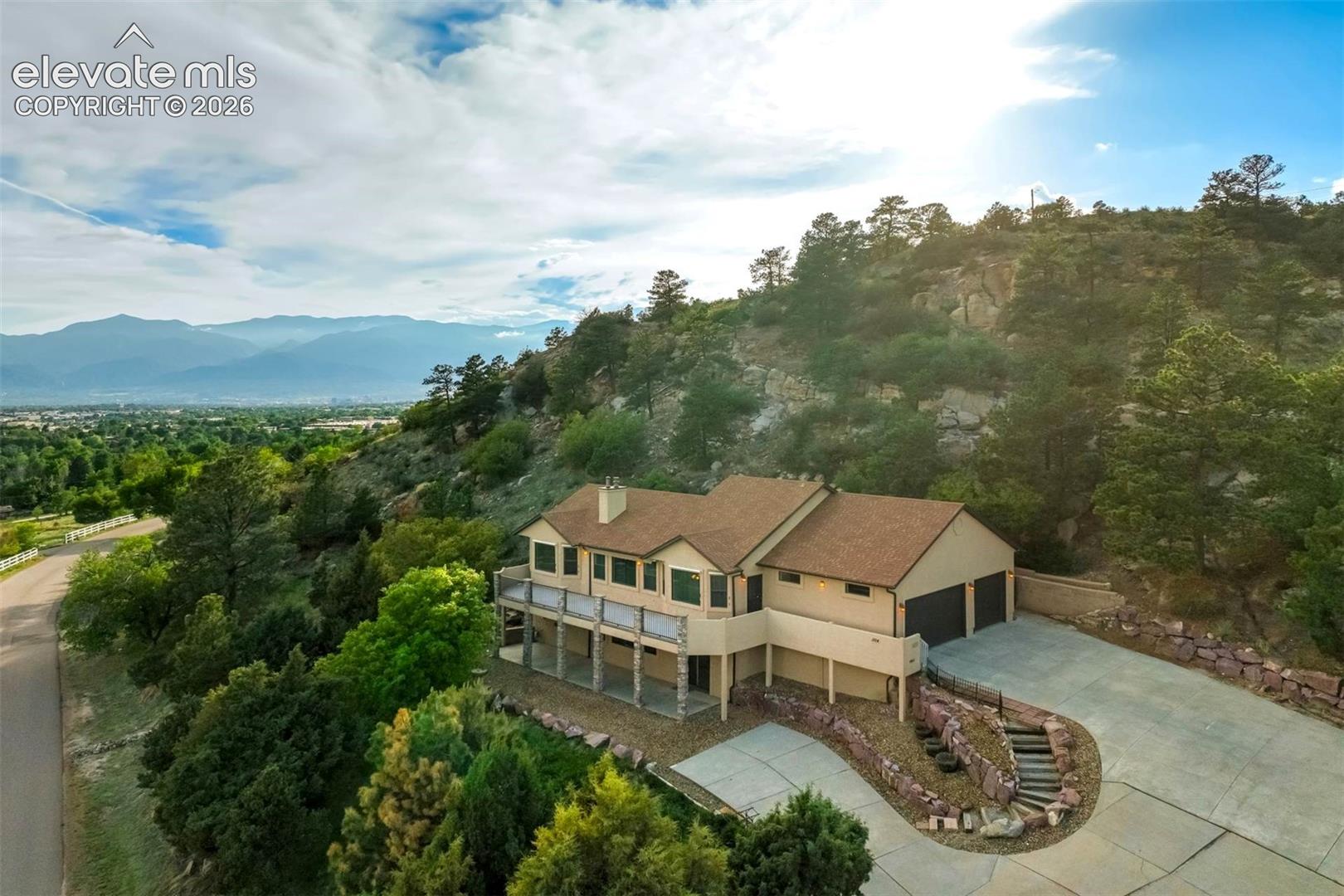 1924 Payton Cir, Colorado Springs, CO 80915