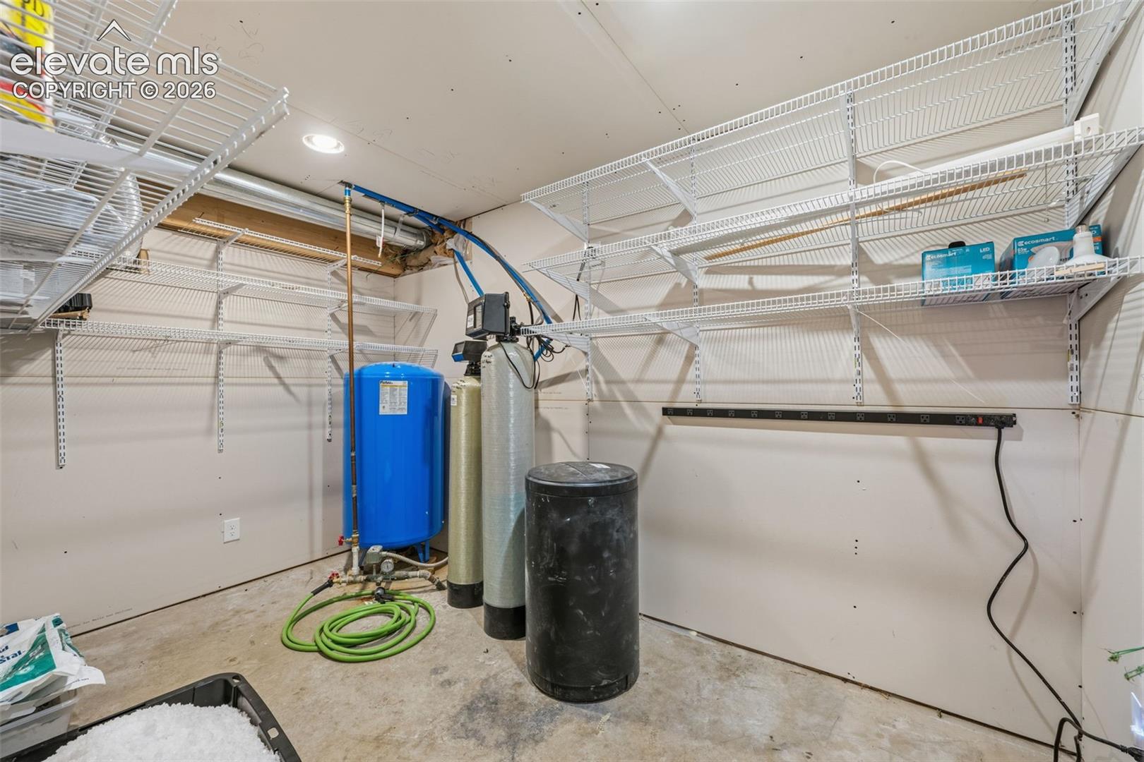 Closet/Utility Room 