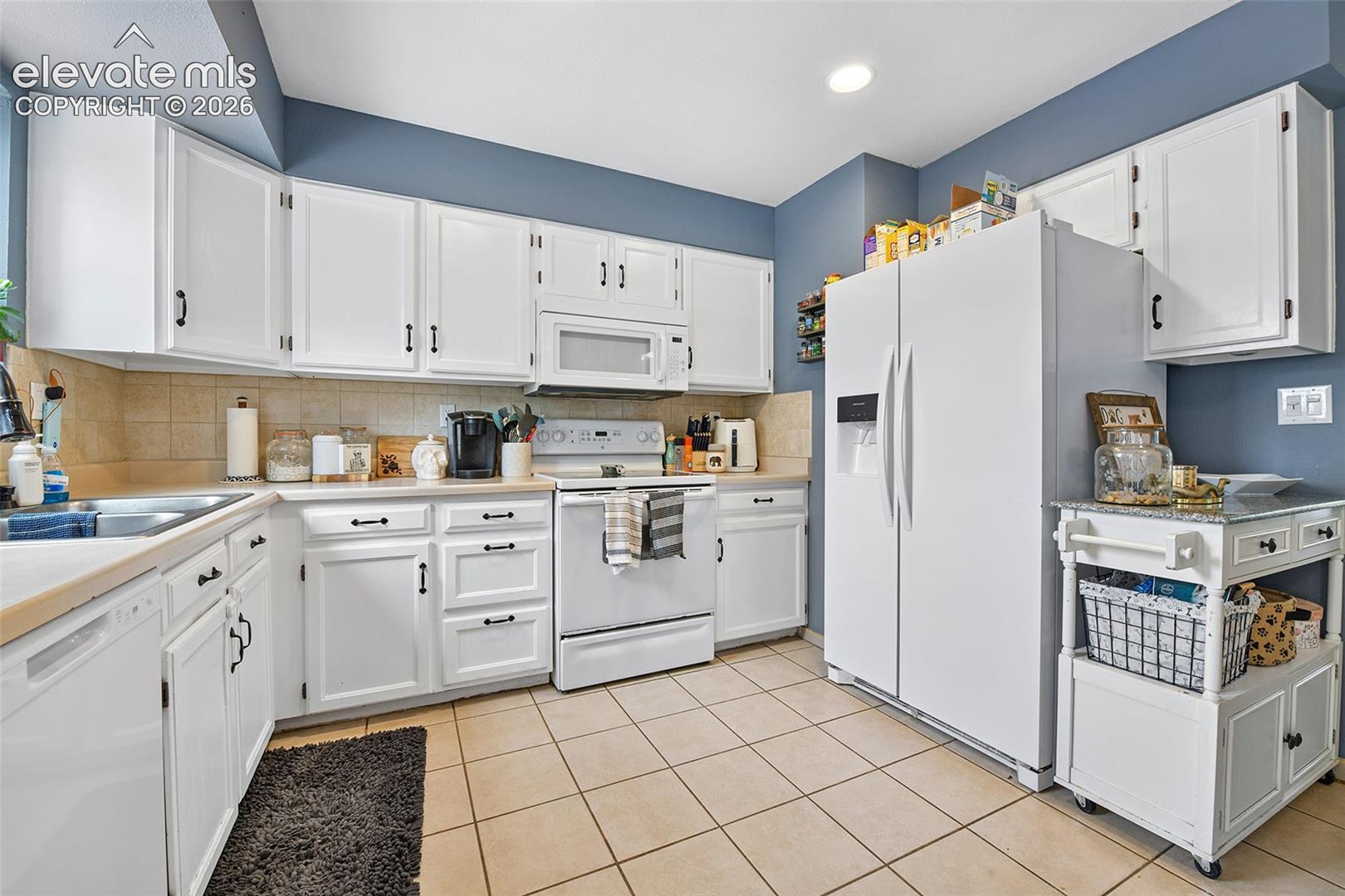 Photo 10 of 6830 Parkridge Court, Colorado Springs