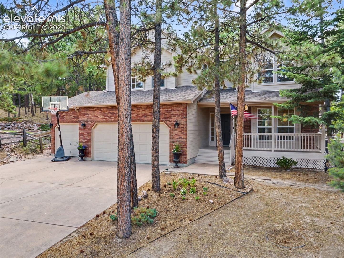 1360 Pawprint Ct, Colorado Springs, CO 80921