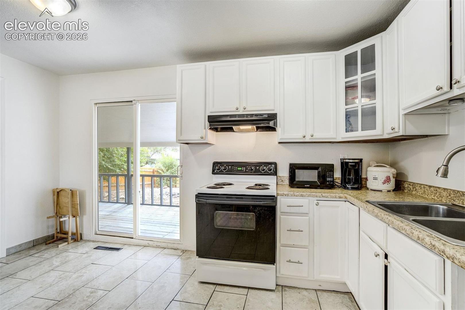 Photo 15 of 3415 Bridgewood Lane, Colorado Springs