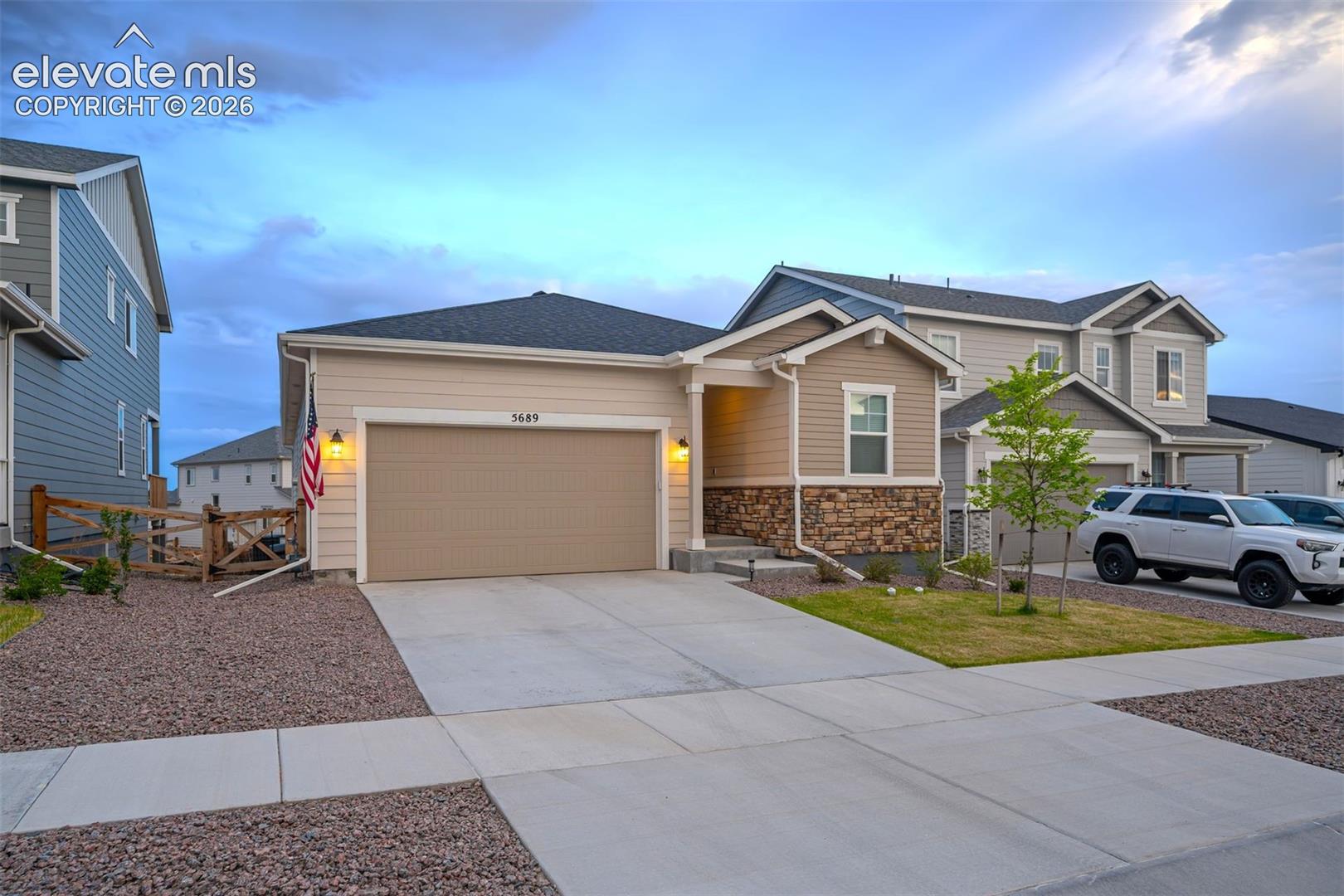 5689 Mammoth Ln, Colorado Springs, CO 80927