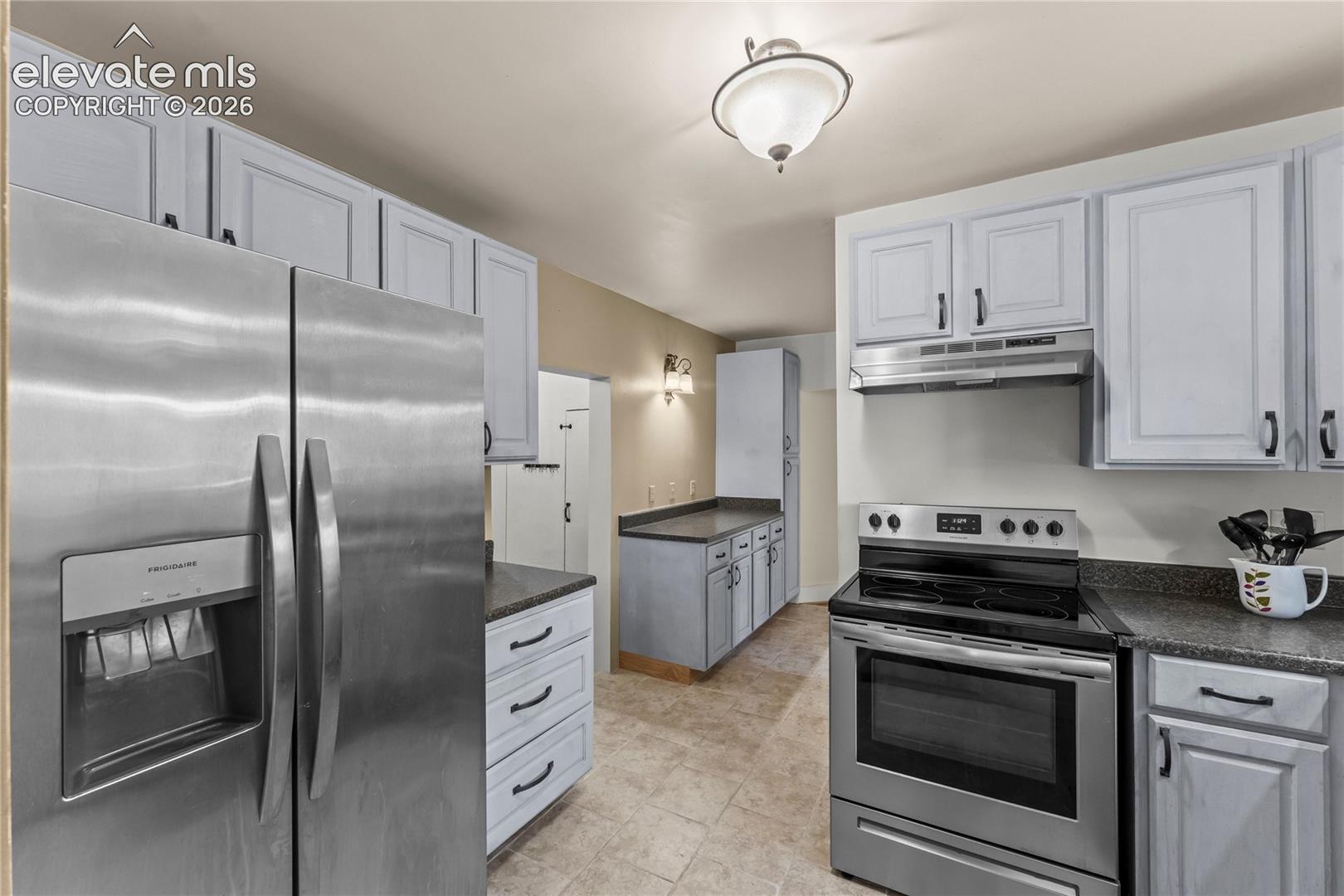 Photo 10 of 814 E Yampa Street, Colorado Springs