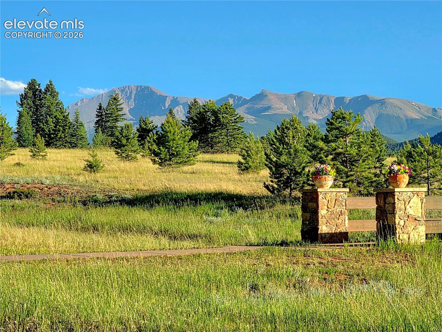 Park of the bridge and Pikes Peak View