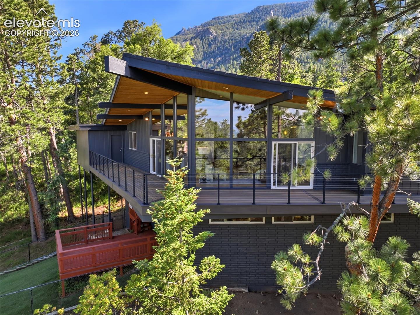 17 Pine Rd, Colorado Springs, CO 80906