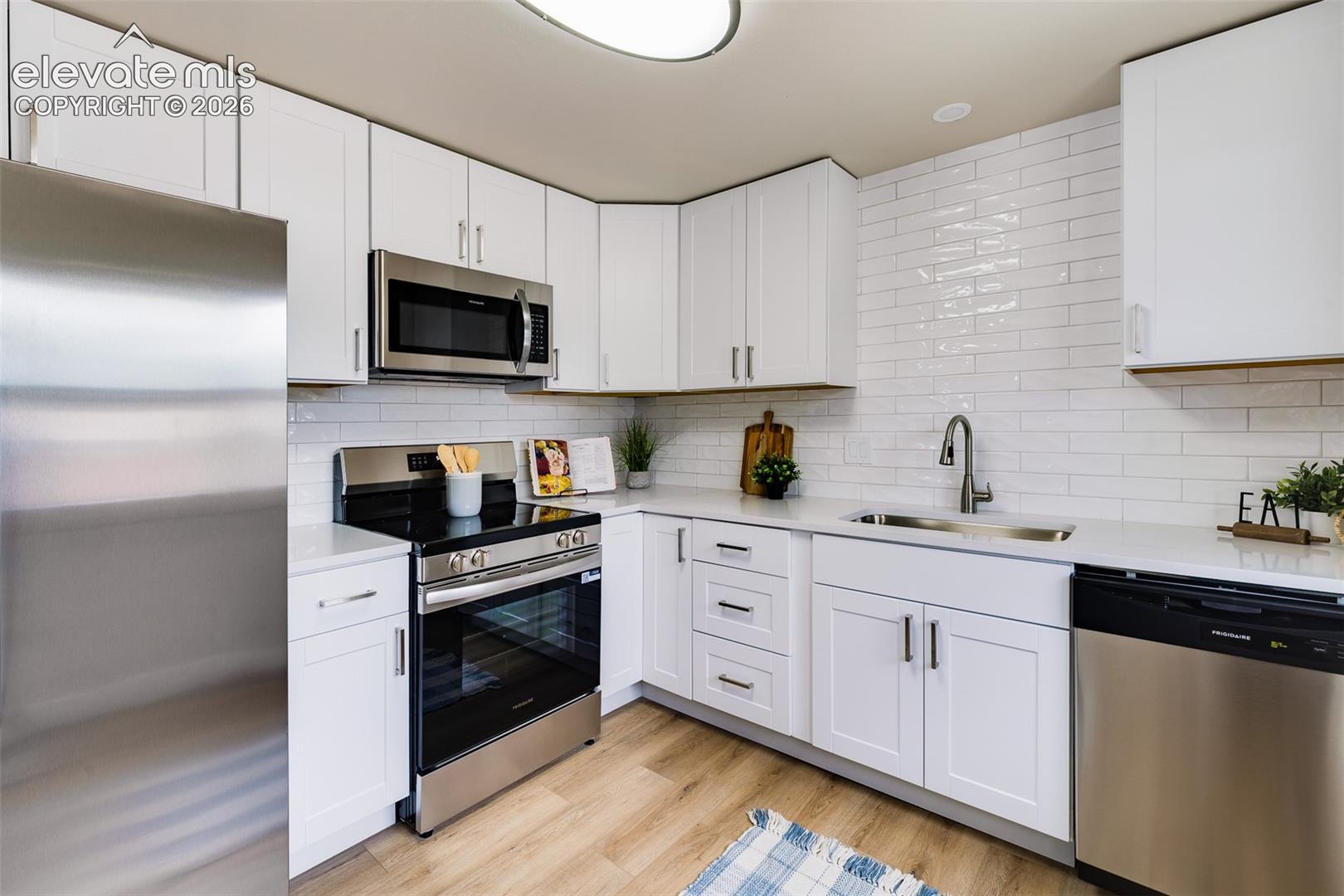Photo 8 of 2518 Meadowlark Lane, Colorado Springs