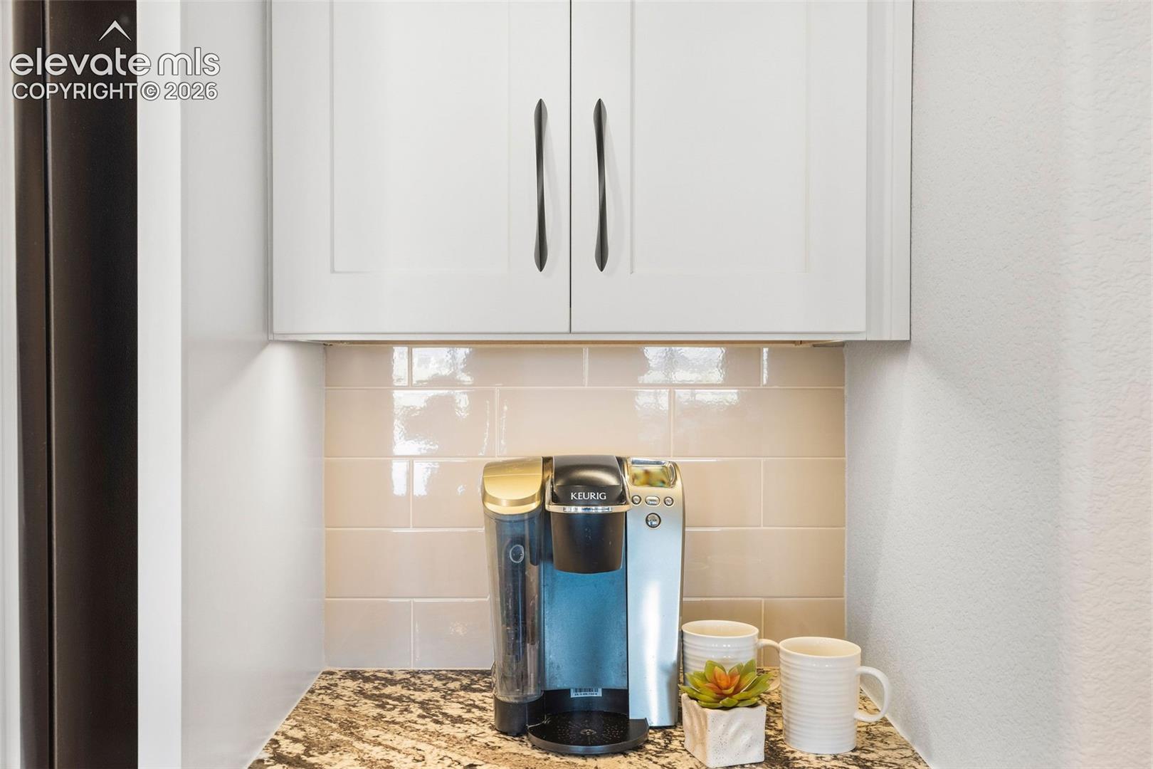 Need coffee or tea to start your day? This well-placed station in the kitchen will help you grab your favorite morning beverage first as you enjoy the gorgeous views. 