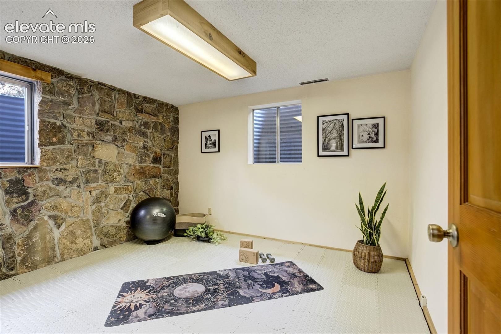 Photo 39 of 322 W Cheyenne Mountain Boulevard, Colorado Springs