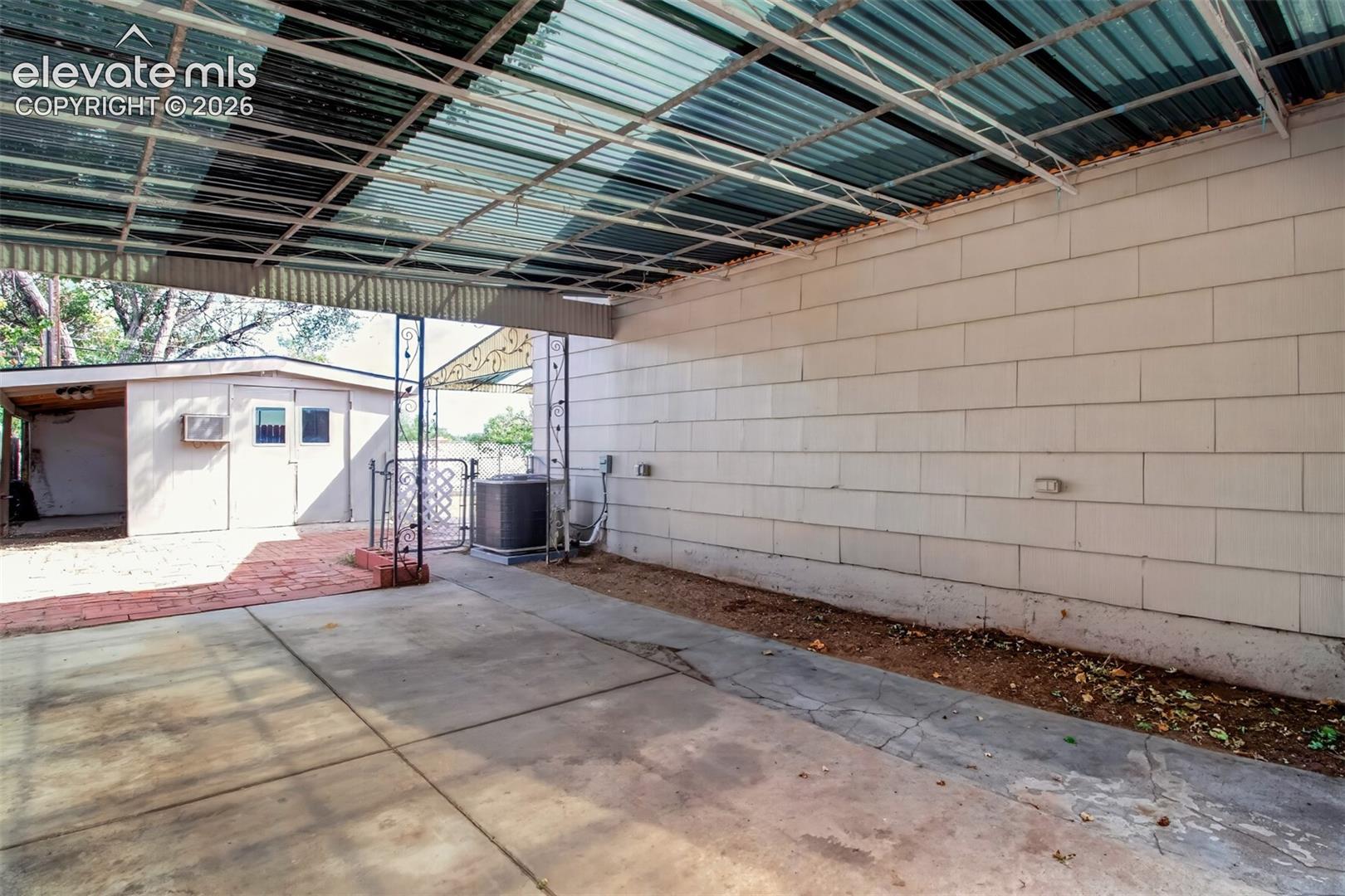 Carport, 2 cars