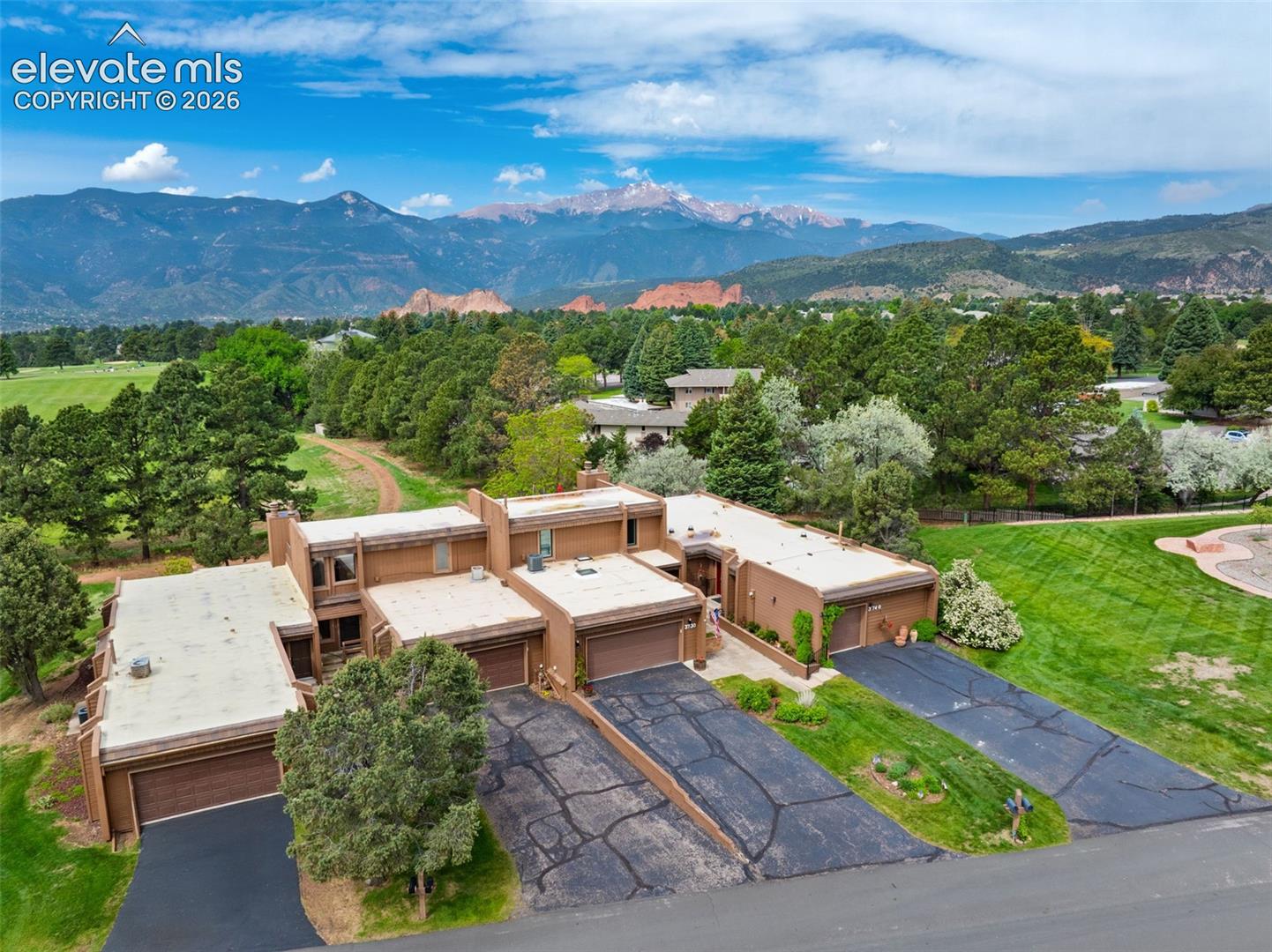 3730 Camels Ridge Ln, Colorado Springs, CO 80904