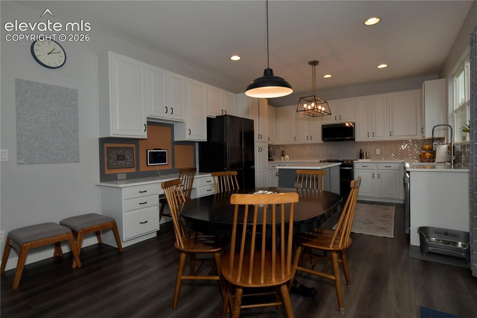 Photo 12 of 8359 James Creek Drive, Colorado Springs